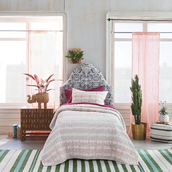 ISO Opalhouse Standard Diamond Embroidered Sham - Picture 5 of 7